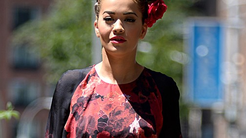 Kész őrület Rita Ora utcai szettje
