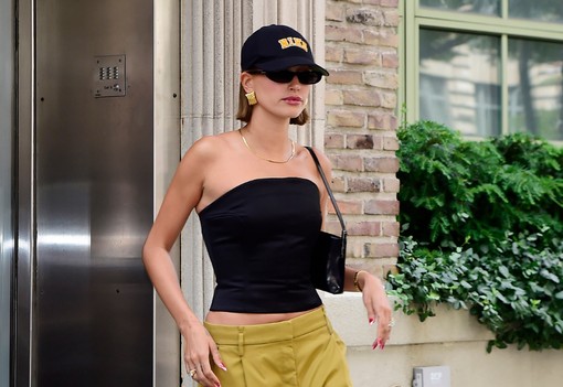 Újra hódít a csőtop és csőruha, a kilencvenes évek esszenciájával