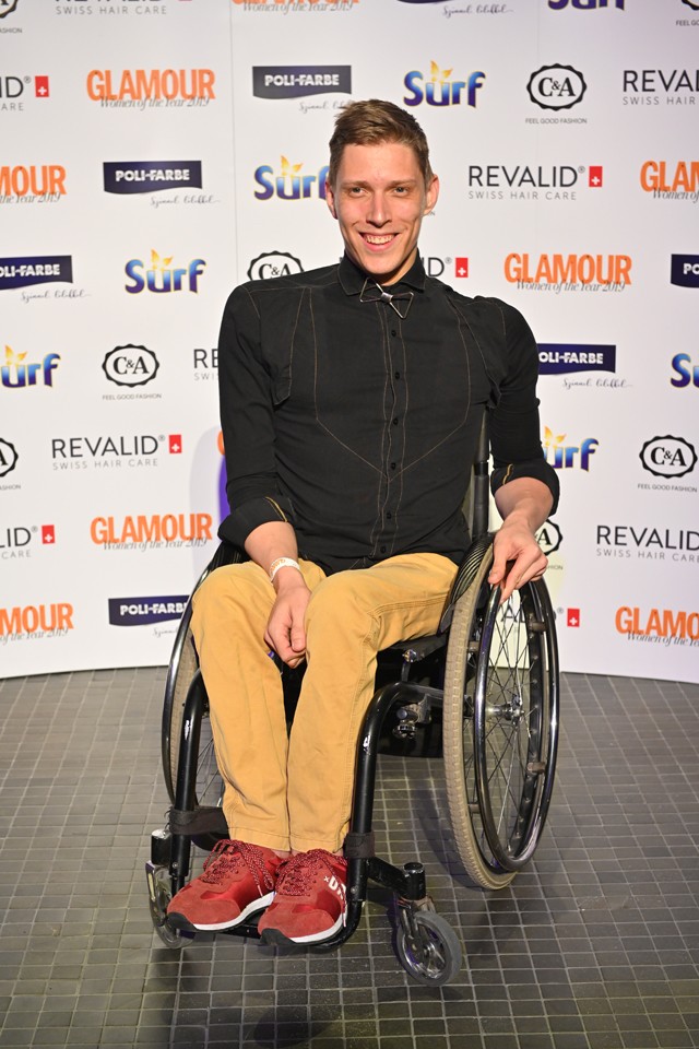 Fenyvesi Zoli természetesen nem hiányzott a gáláról. Benus Dani ingben és Dorko cipőben gurult be a pink szőnyegre.