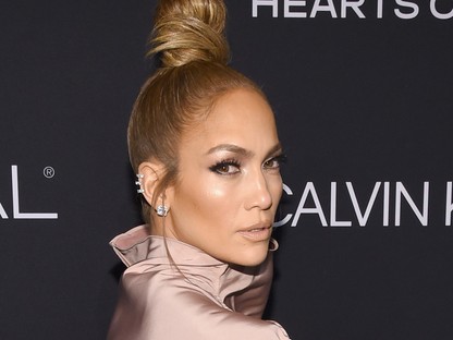 Ilyen kockás hasat még nem láttál: Jennifer Lopez elképesztően fest