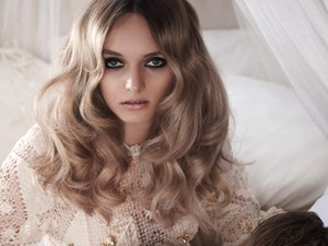 Tökéletes frizura egyetlen termékkel!