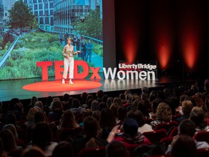 Minden eddiginél aktuálisabb témával jön a TEDxLibertyBridgeWomen 2025