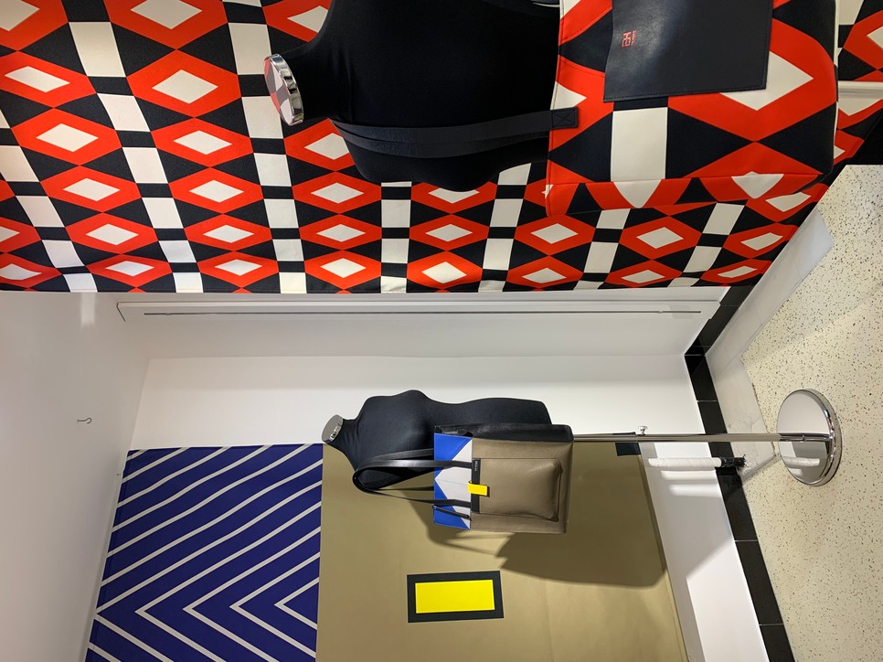 Madarak ihlették a magyar táskatervező és képzőművész közös kollekcióját