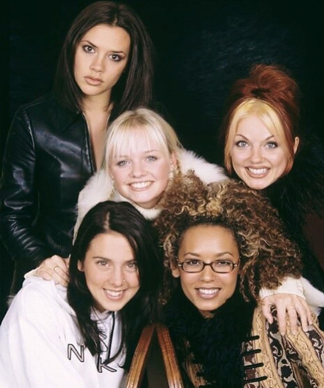 EZ AAAAZZZ! Összeáll a Spice Girls!!