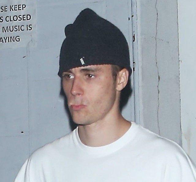 Justin Bieber ismét nagyon érdekes szettben az utcán