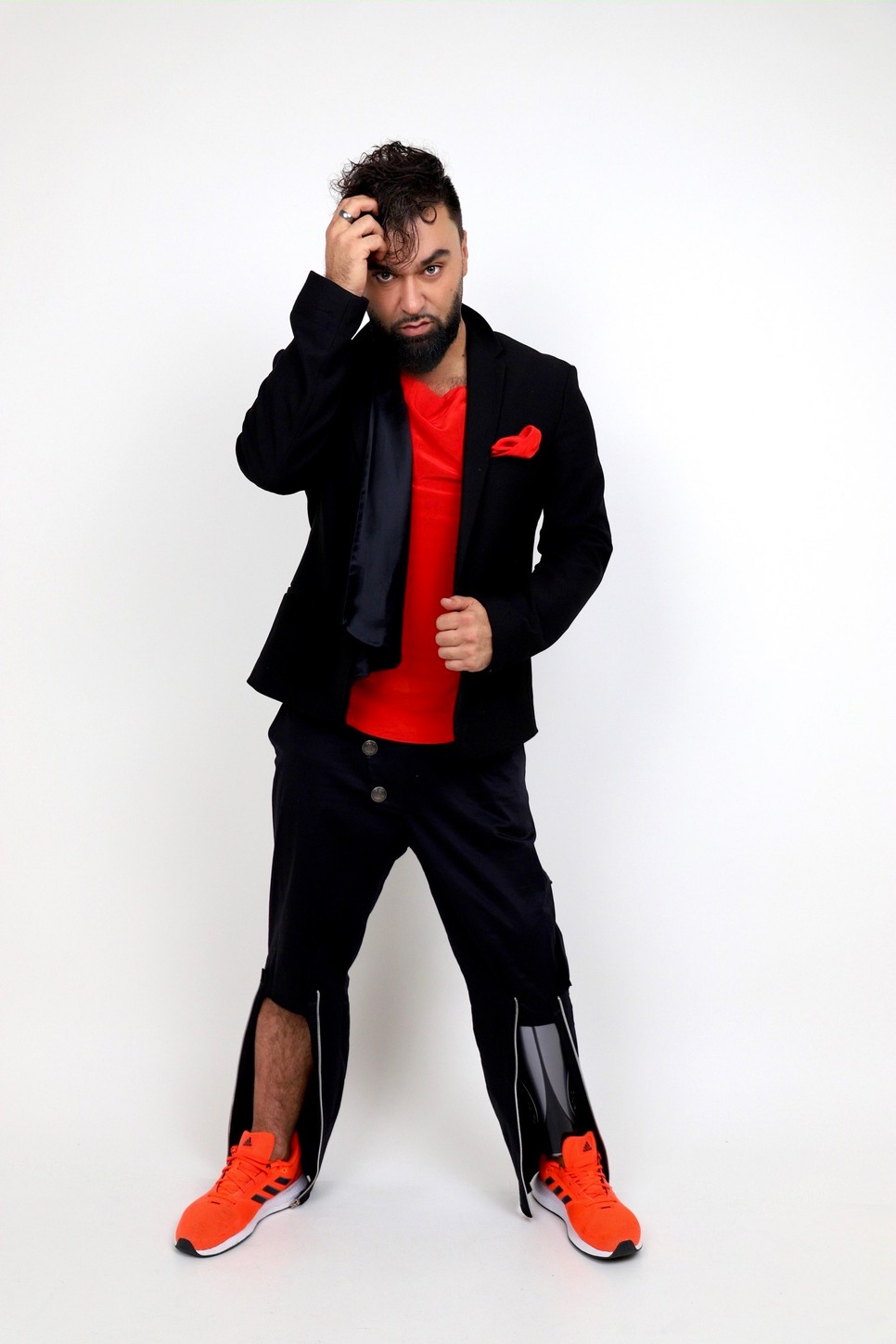 Modell: Máté Roland, Stylist, ruhatervező: D’ange-Csikós Anikó