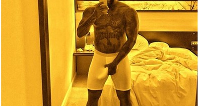 Boldog Valentin-napot a világ legnagyobb péniszével: The Game ismét akcióban