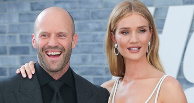 Húú: Jason Statham új filmjéről a barátnője meztelenruhája terelte el a figyelmet
