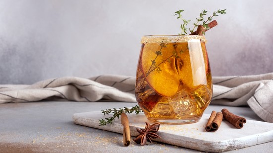 Fahéjas víz? Ezért kellene minden nap innod