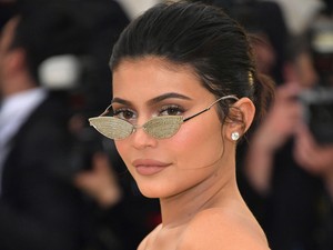 Emberek! Kylie Jenner ajkai NORMÁLISAK