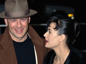 Friss fotót osztott meg Bruce Willisről Demi Moore, könny szökik a szemünkbe a kép láttán