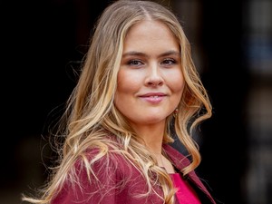 Csak ámulnak az alattvalók Katalin Amália hercegnő szépségén: a holland trónörökös mindenkit levett a lábáról mesés szettjével