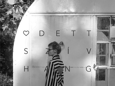 Csak egy szám: Itt van Odett legújabb dala!