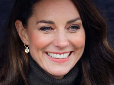 Katalin hercegné luxustáskáját lenyúlta egy baba, zseniális volt a reakciója