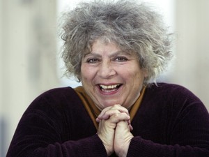 Meztelenül pózolt a Harry Potter-filmek 82 éves, Bimba professzort alakító színésznője