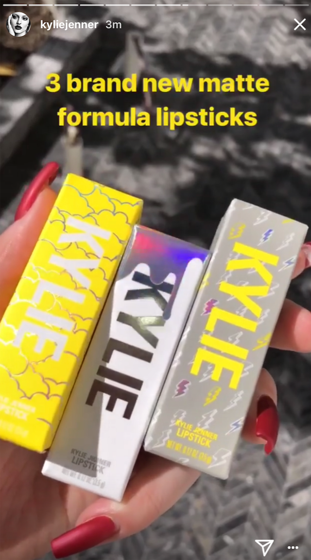 Kylie Jenner kislánya még egy hónapos sincs, de már most róla nevezték el az új sminkcuccokat