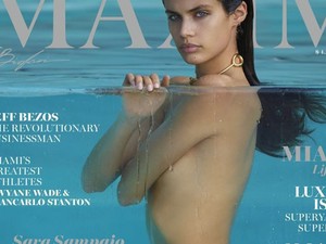 Címlapon meztelenkedik a bikinimodell