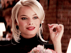 Margot Robbie rikító ruhája lehet, hogy túlzás?