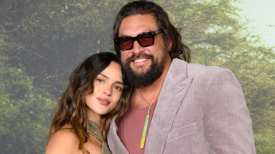 Jason Momoa,és barátnője, Adria Arjon 
