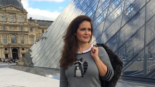 Minya Viktória a Louvre-ból jelentkezik