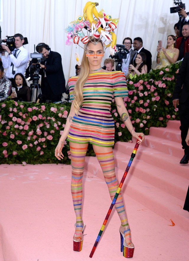 Cara Delevingne nagyon pikáns Dior ruhájában nem igazán éreztük a camp szellemiségét, bár túlzásnak valóban elég erős 