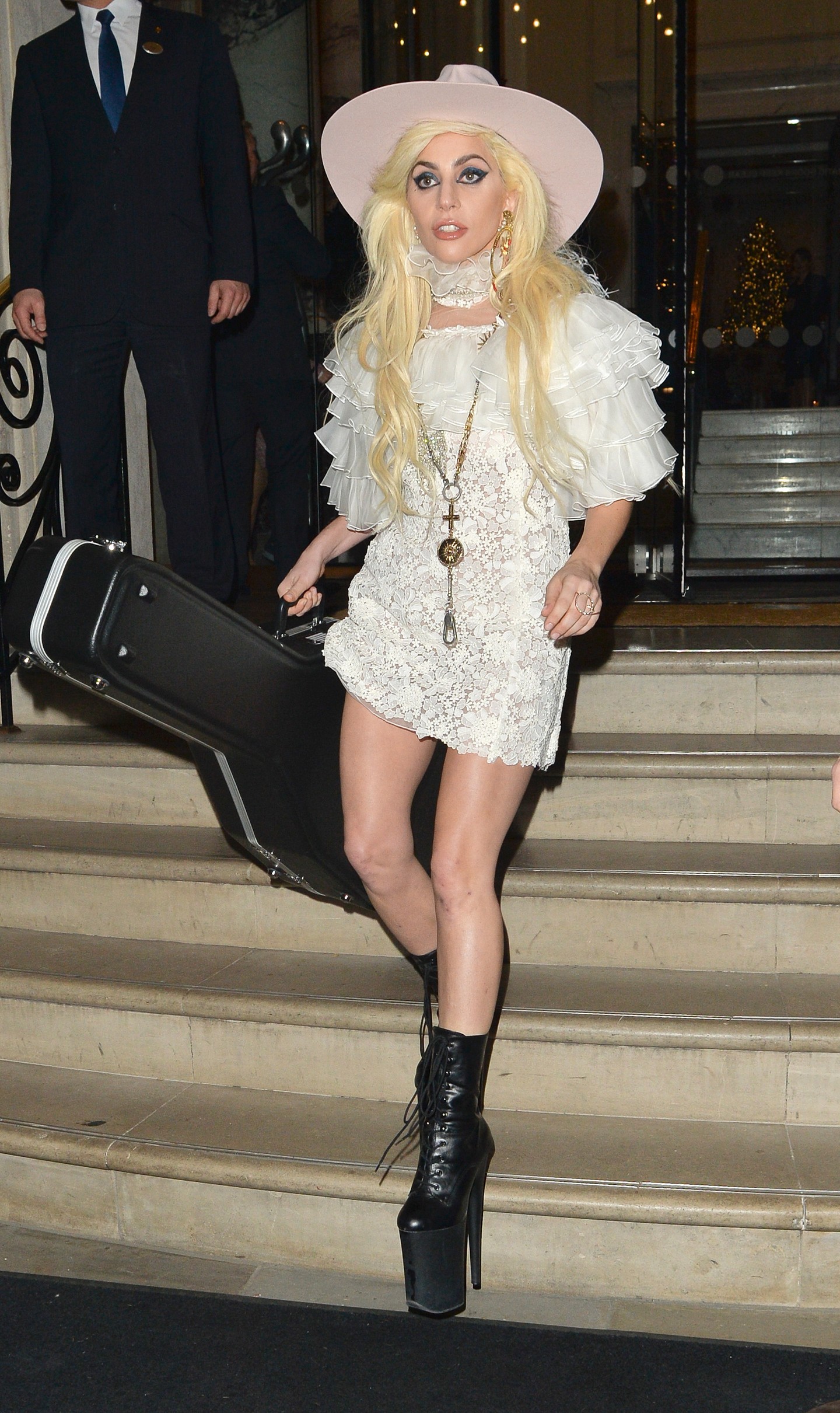 Lady Gaga az elmúlt 10 év során jó néhány drasztikus frizura-átalakuláson ment keresztül. 