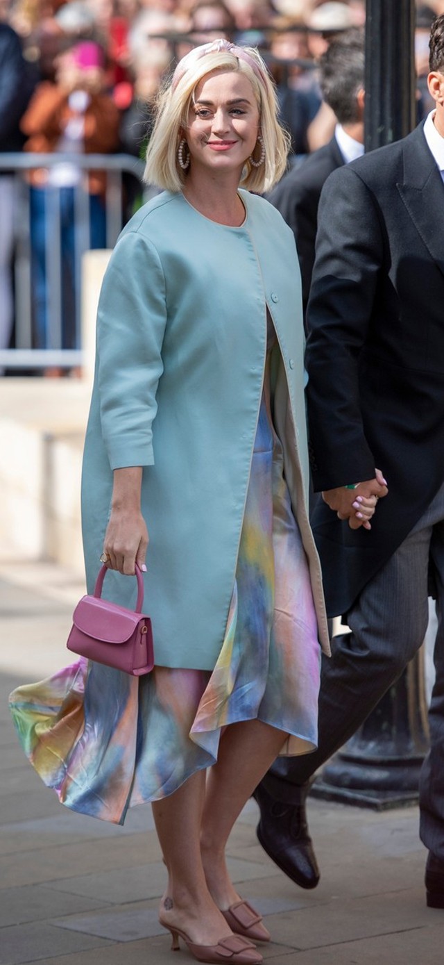 Katy Perry és Orlando Bloom olyan visszafogottak voltak Ellie Goulding esküvőjén, hogy majdnem észre sem vettük őket