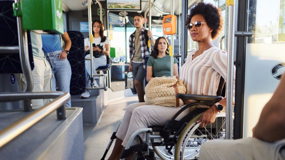 Kerekesszékesként közlekedni nem akadálytalan, de egyre könnyebb. Ehhez viszont mentális akadálymentesítésre is szükség van