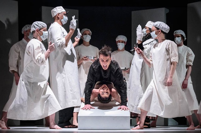 Ne a szobában töltsd a hűvös estéket! Zseniális előadásokkal vár a különleges színtársulat!