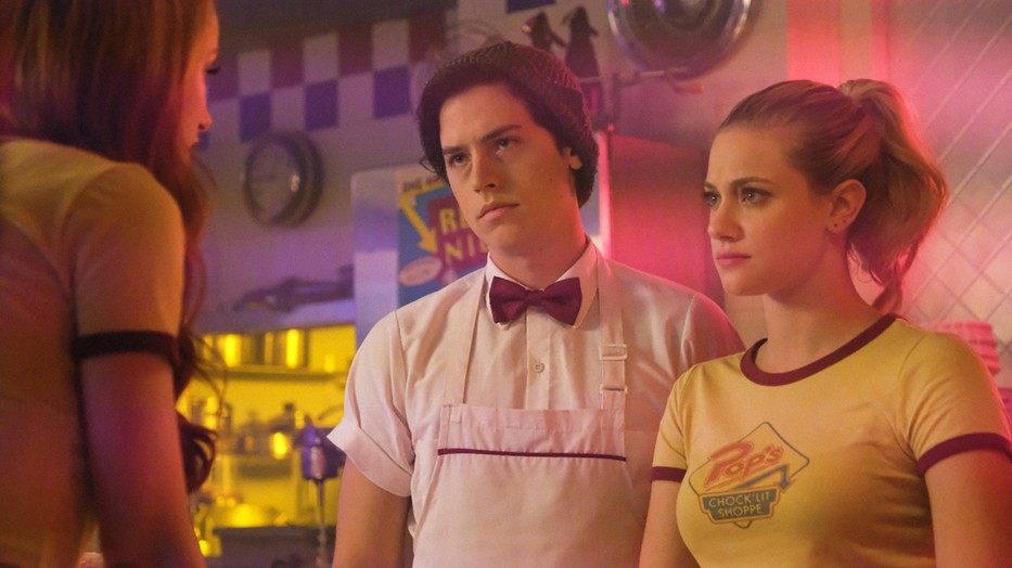 Számolni is fárasztó, hányszor kezdte újra Jughead és Betty a Riverdale-ből