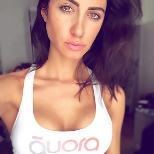 Ezt a nőt szilikonmellei miatt nem engedték, hogy rendőr legyen!