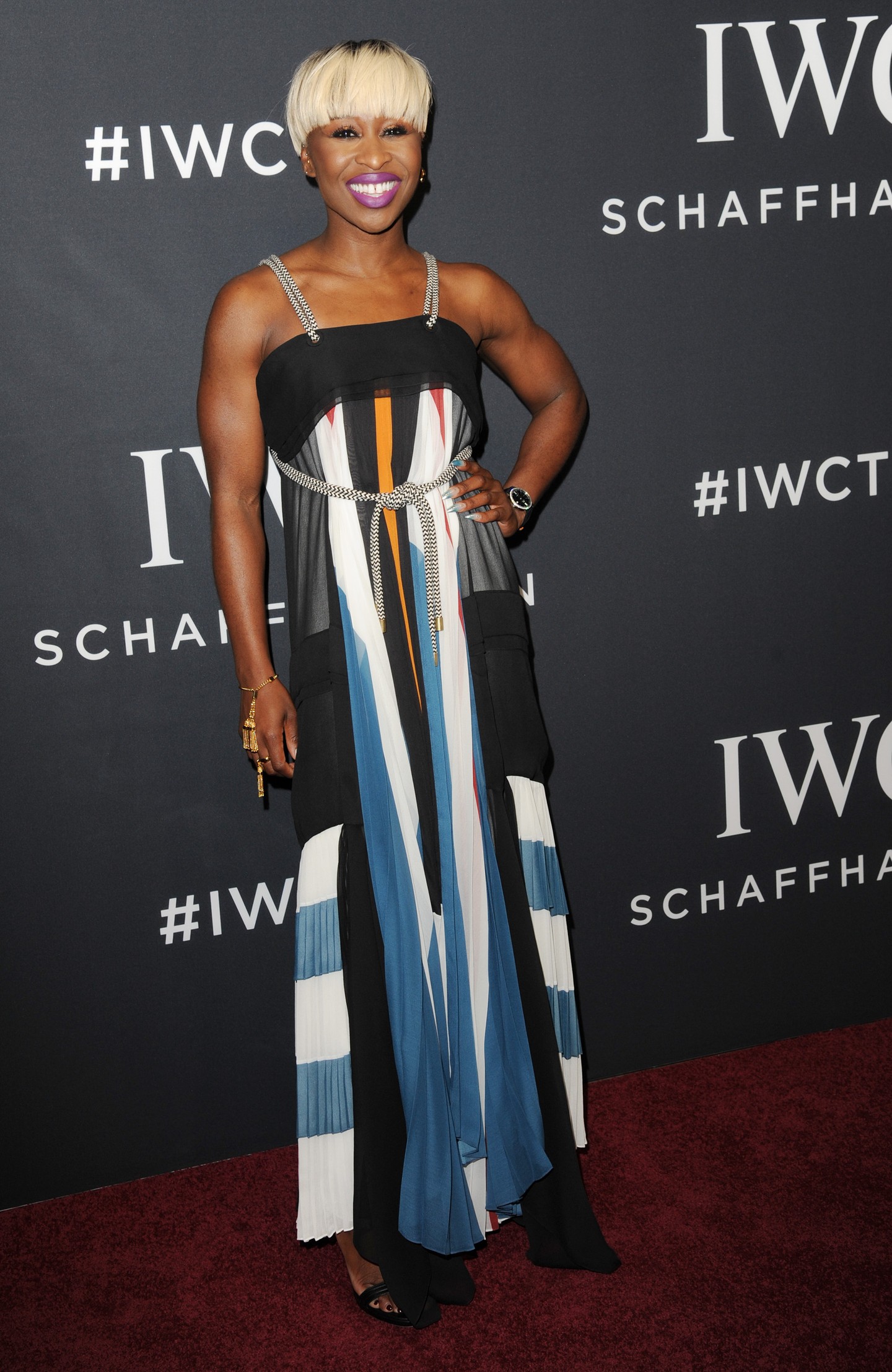 A 2017-es Tribeca Film Festivalon szőke hajszínre váltott. 