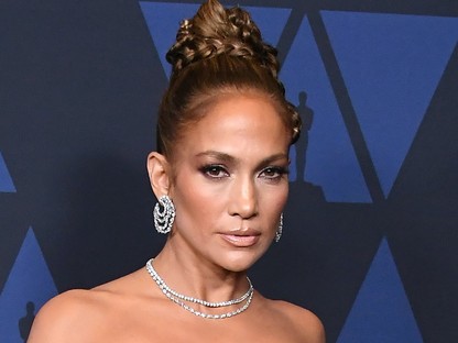 Jennifer Lopez arany ruhája hihetetlen, abszolút nem olyan, mint amire számítanál