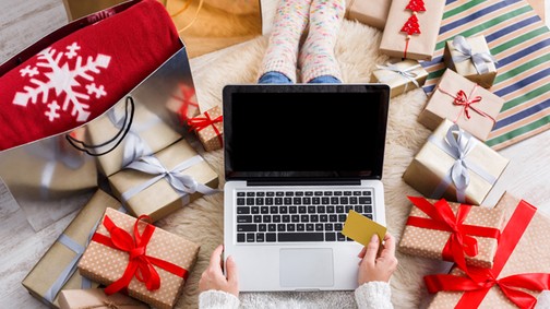 Inkább neten intéznéd a karácsonyi bevásárlást? Íme a legjobb online beszerezhető beauty-kincsek!