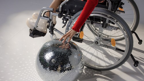 „Légyszi, inkább ne gyere, mert rontod az összképet” - Ezért annyira nehéz kerekesszékesként józanul bulizni