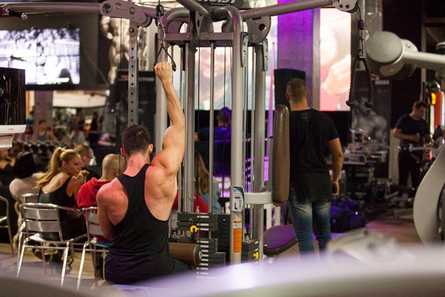 Fehérjével koccintottak a testépítők