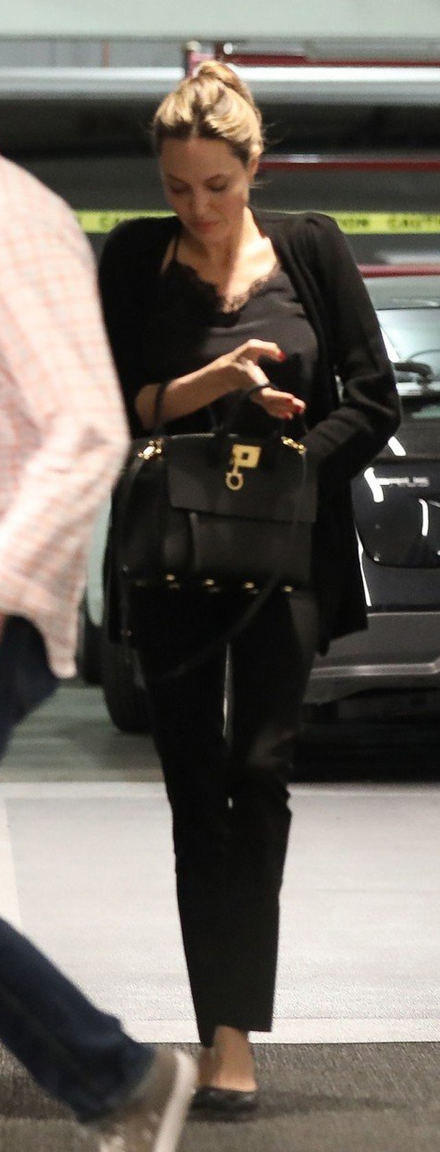 Angelina Jolie a világ legegyszerűbb szettjében is egy csodanő