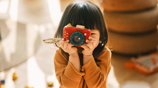 Kevesebb játék, több szabadban töltött idő – Mi teszi igazán boldoggá a gyerekeket?