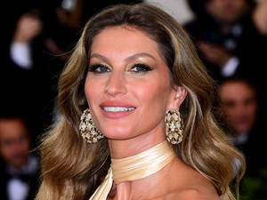 Már mindent értünk! Láttad már Gisele Bünchen anyukáját?