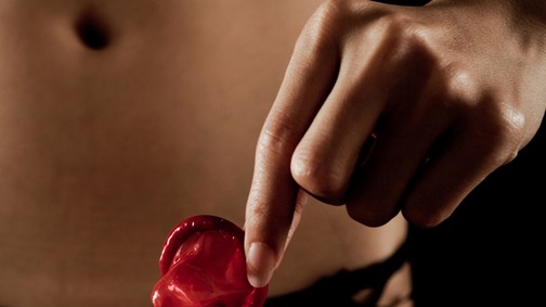 Nemcsak a teherbeeséstől óv!