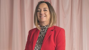 Rácz Zsuzsa:  „Mi marad egy nőből, ha a gyerekek kirepülnek, hogyan lehet újrakezdeni?”