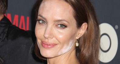 Angelina Jolie, mit tettek veled?