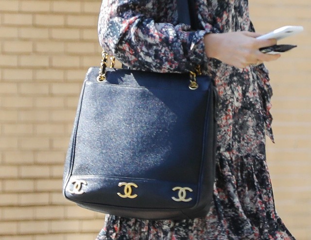 Dakota Johnson Chanel táskája