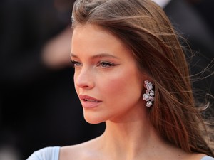 Palvin Barbarát még sosem láttuk ennyire meghitt pillanatban, karjában a kislányával osztott meg fotót a modell