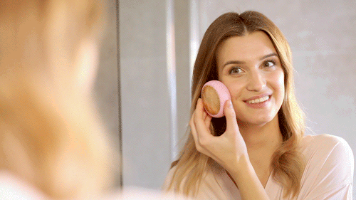 Ha te is unod az időigényes arcpakolásokat, akkor a FOREO UFO okos arcmaszk készüléket neked találták ki