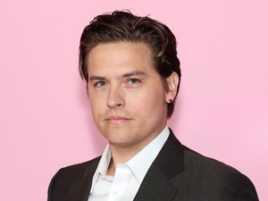 Így reagált Dylan Sprouse, amikor meglátta Palvin Barbarát a Victoria's Secret kifutóján