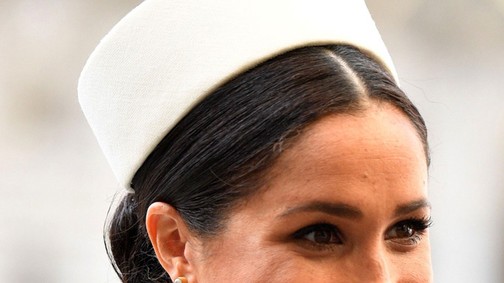 Meghan Markle egy olyan kiegészítőt viselt ma, ami egyáltalán nem jellemző rá