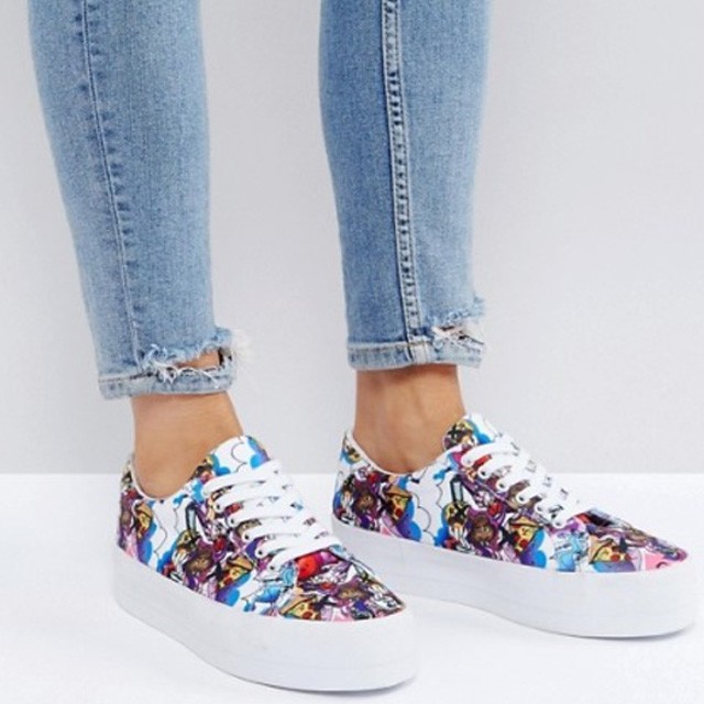 Mostantól akár kakitáskád is lehet!