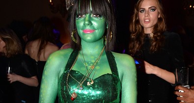 Lily Allen földönkívüli bogárnak öltözött