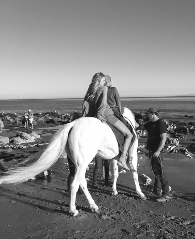 Még több fotó Mihalik Enikő Chloé kampányából